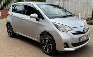 Toyota Ractis 2012 Silver