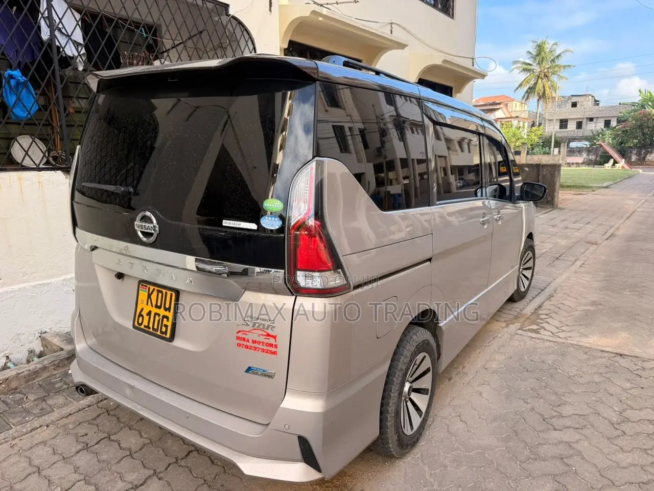 Nissan Serena 2017 Silver