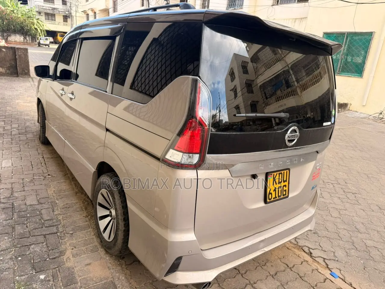 Nissan Serena 2017 Silver