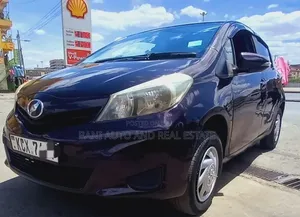 Toyota Vitz 2012 Burgundy