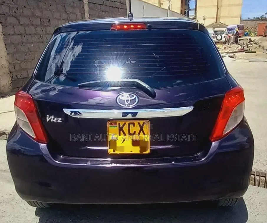 Toyota Vitz 2012 Burgundy