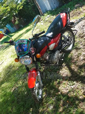 TVS HLX 125 2022 Red