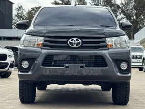 Toyota Hilux 2020 Gray