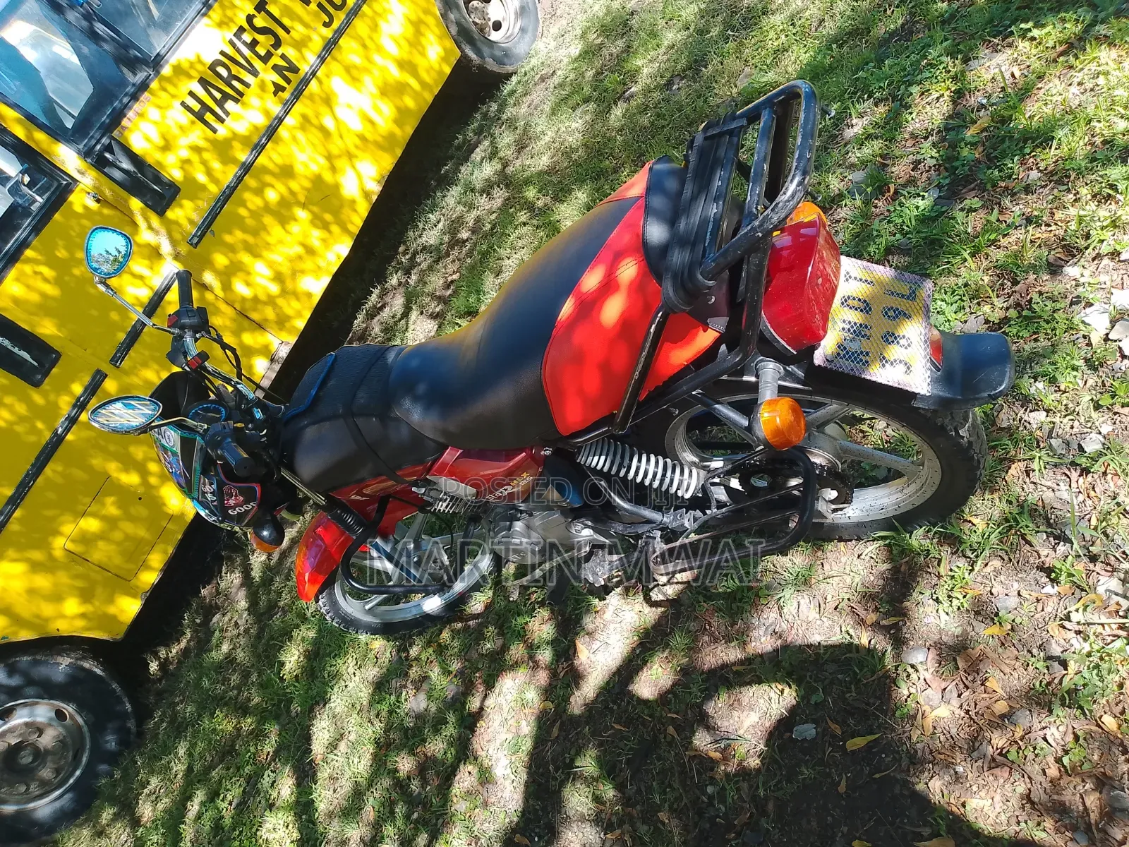 TVS HLX 125 2022 Red
