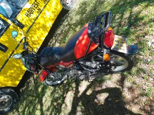TVS HLX 125 2022 Red