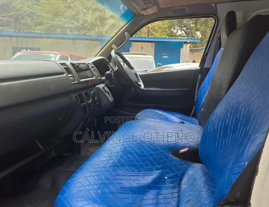 Toyota HiAce 2012 White