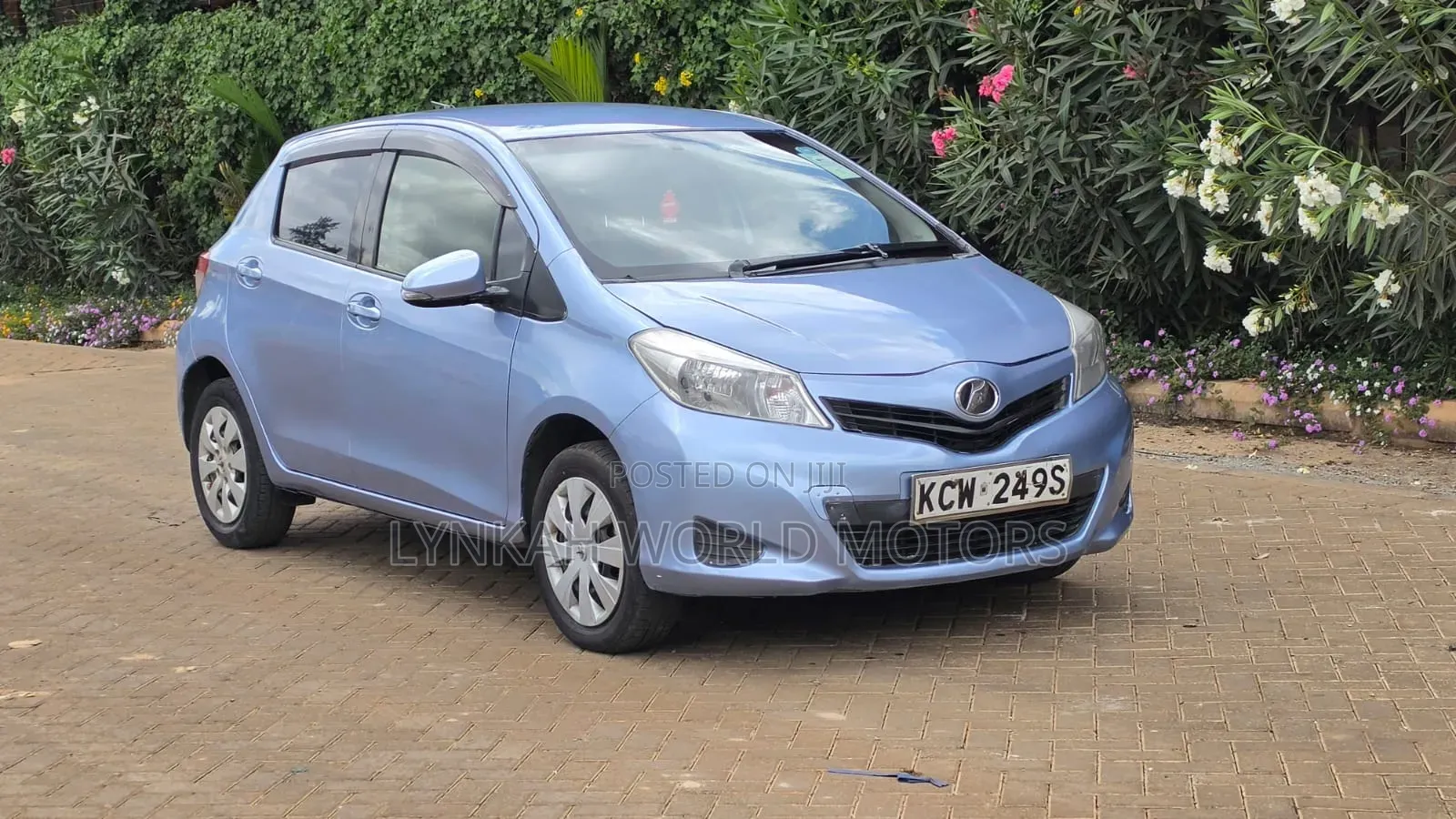 Toyota Vitz 2013 Blue