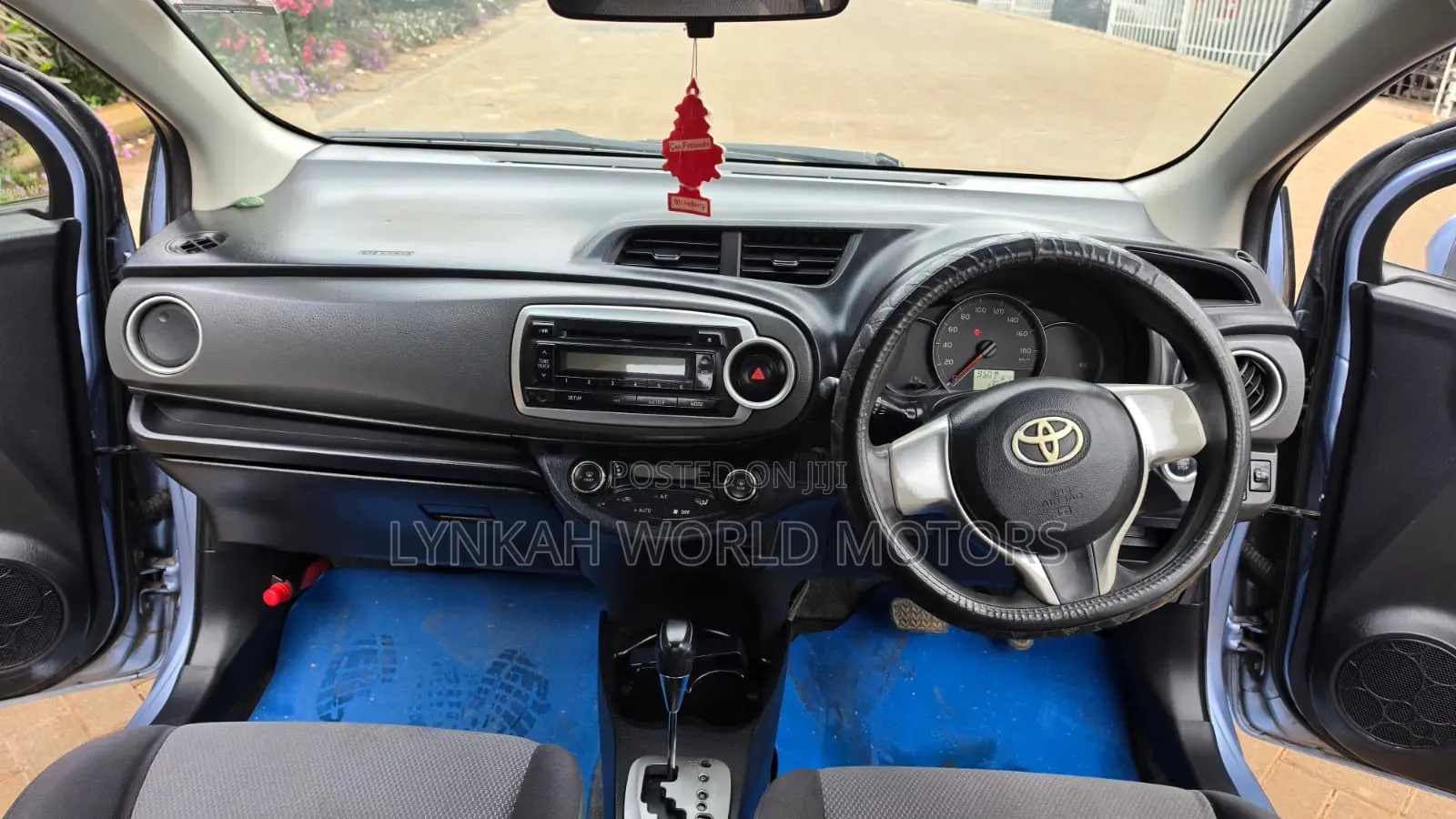 Toyota Vitz 2013 Blue