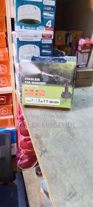 Cordless Water Spray Gun for Car and Home Cleaning