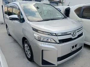Toyota Voxy 2019 Silver