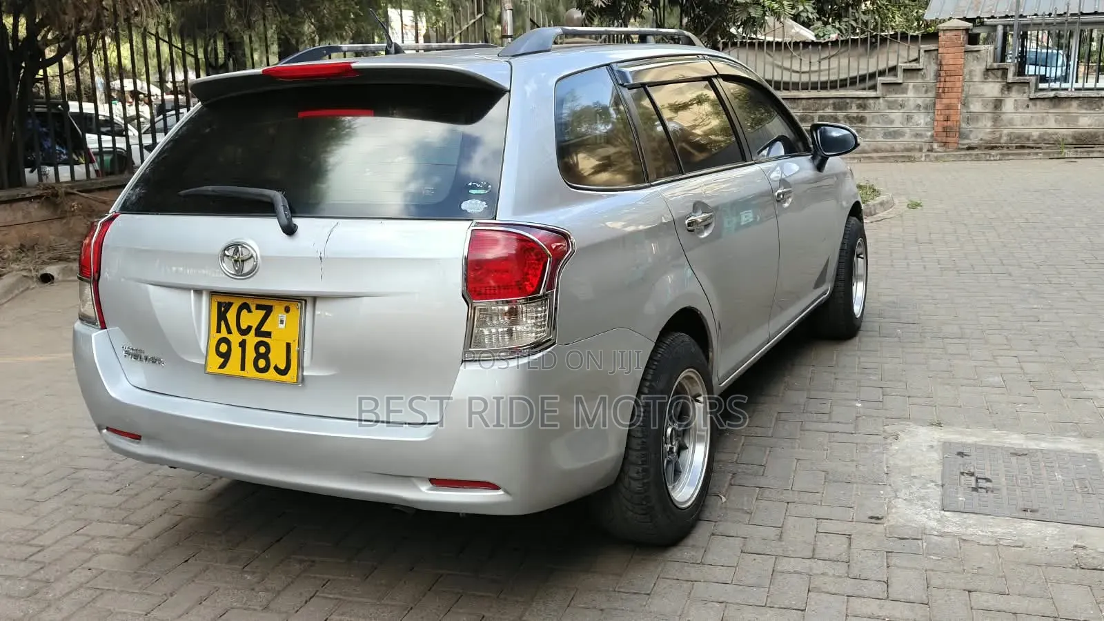 Toyota Corolla Fielder 2013 Silver