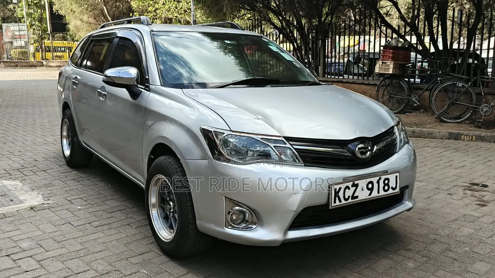 Toyota Corolla Fielder 2013 Silver