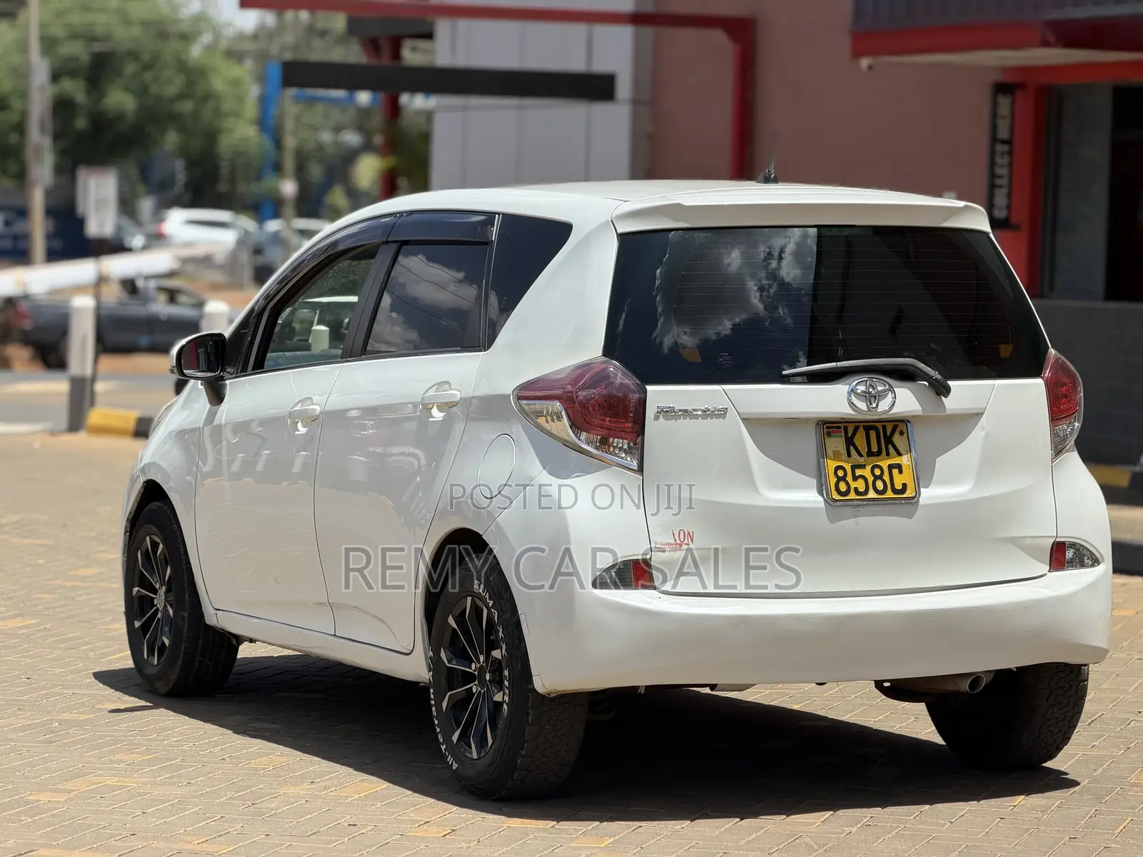 Toyota Ractis 2015 White