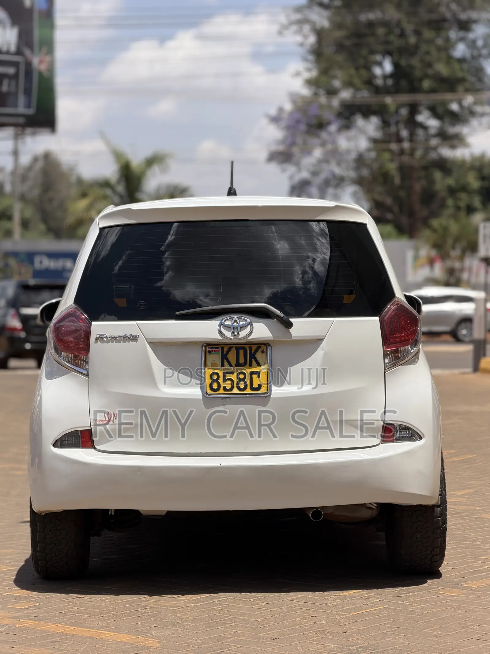 Toyota Ractis 2015 White