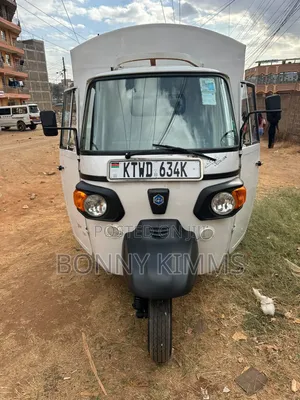 Piaggio 2025 White