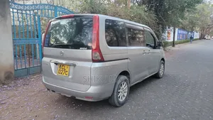 Nissan Serena 2010 Gray