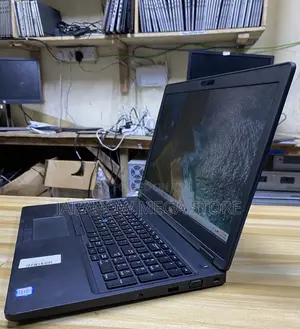 Laptop Dell Latitude 5590 8GB Intel Core i5 SSD 256GB