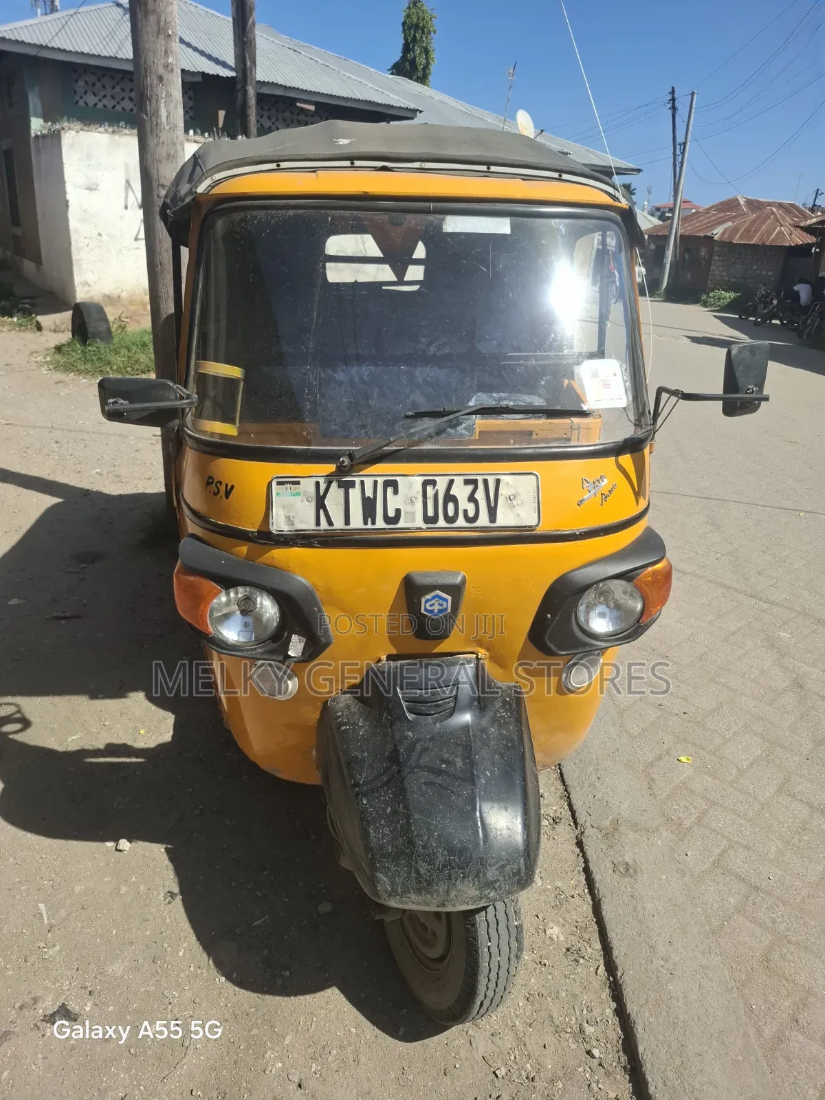 Piaggio 2024 Yellow