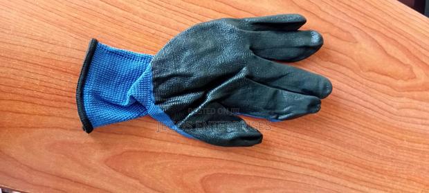 REA Gloves