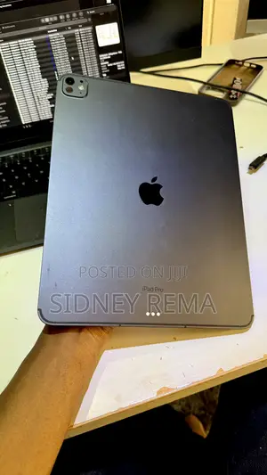 Apple iPad Pro 13 (2025) 256 GB Black