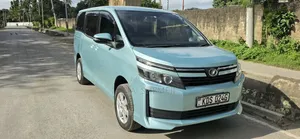 Toyota Voxy X 2WD 7-Seater 2017 Green