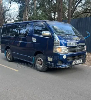 Toyota HiAce 2015 Blue
