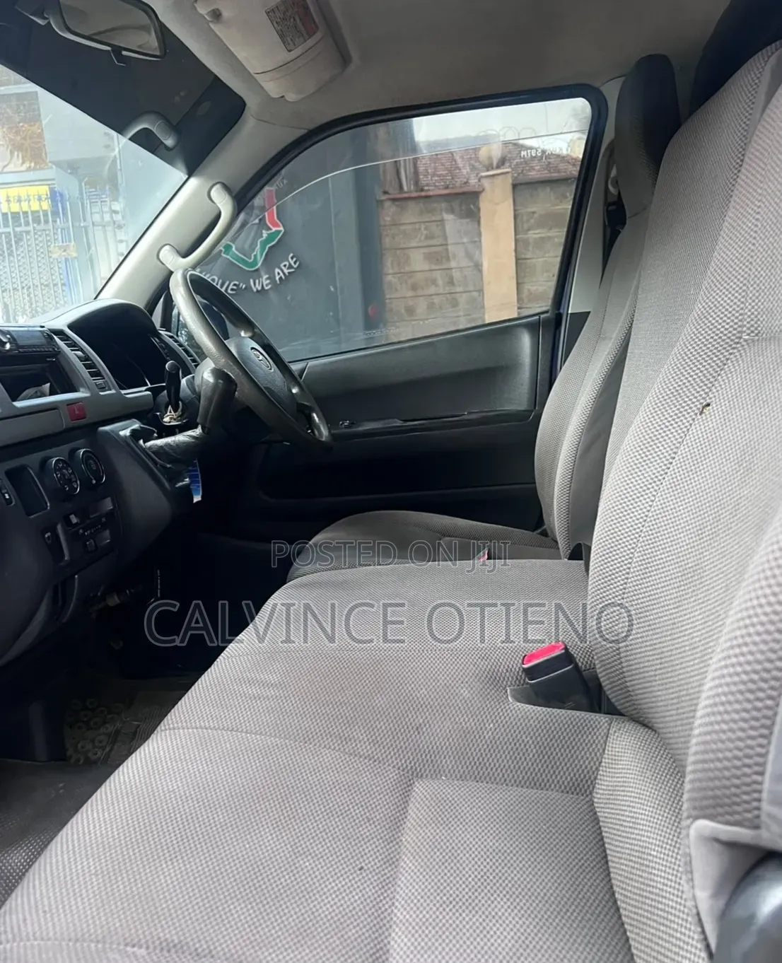 Toyota HiAce 2015 Blue