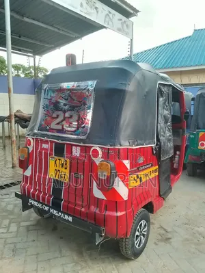 TVS King Cargo 2020 Red