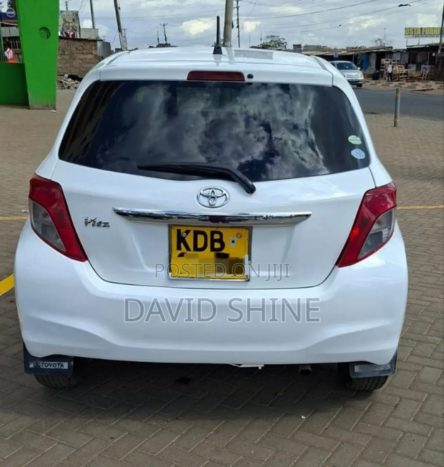 Toyota Vitz 2013 White