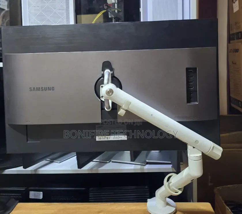 Samsung S27D850T 27 Inch Ips 2k Display (2560*1440) 60 Hz 100%