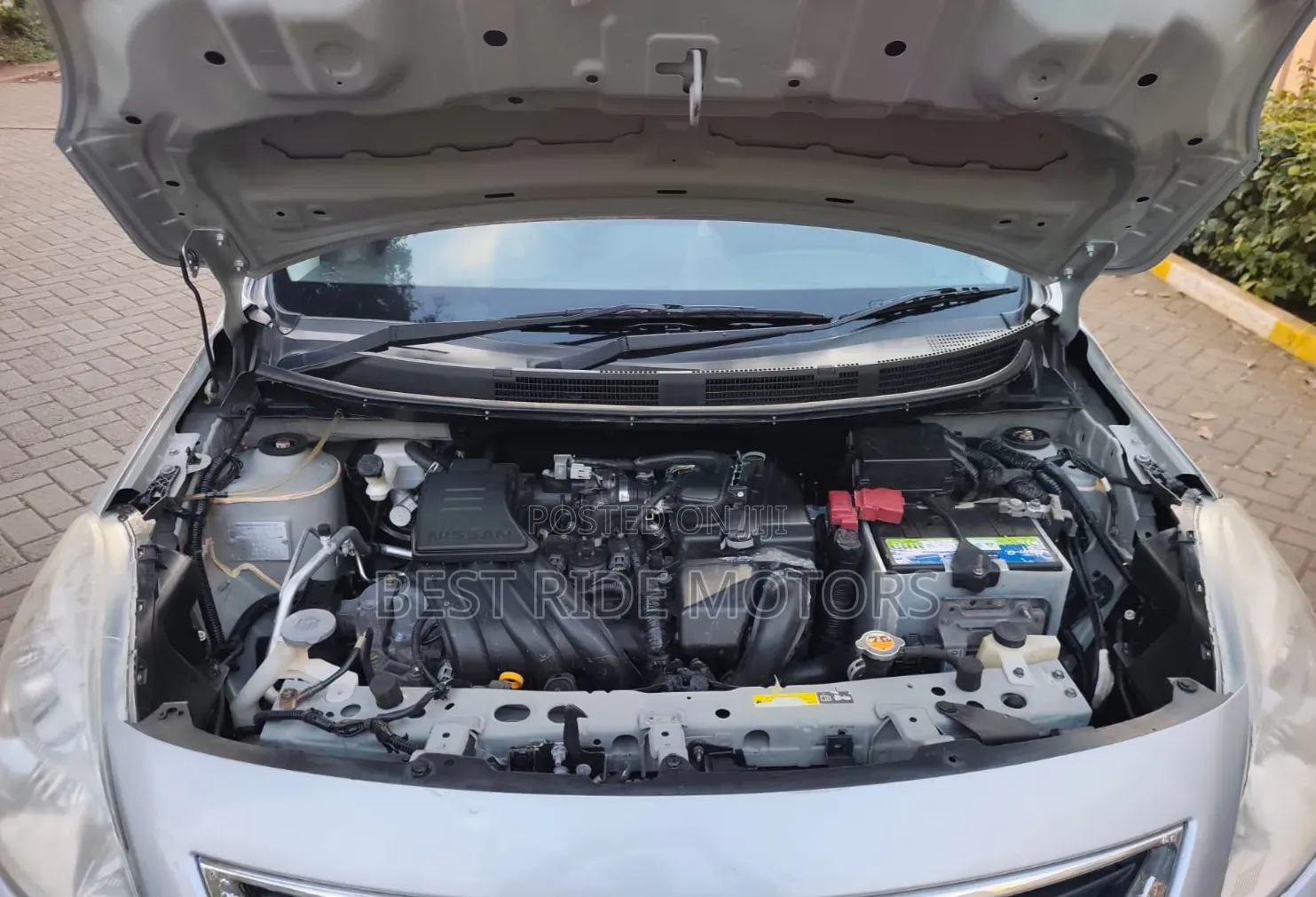 Nissan Tiida 2013 Silver