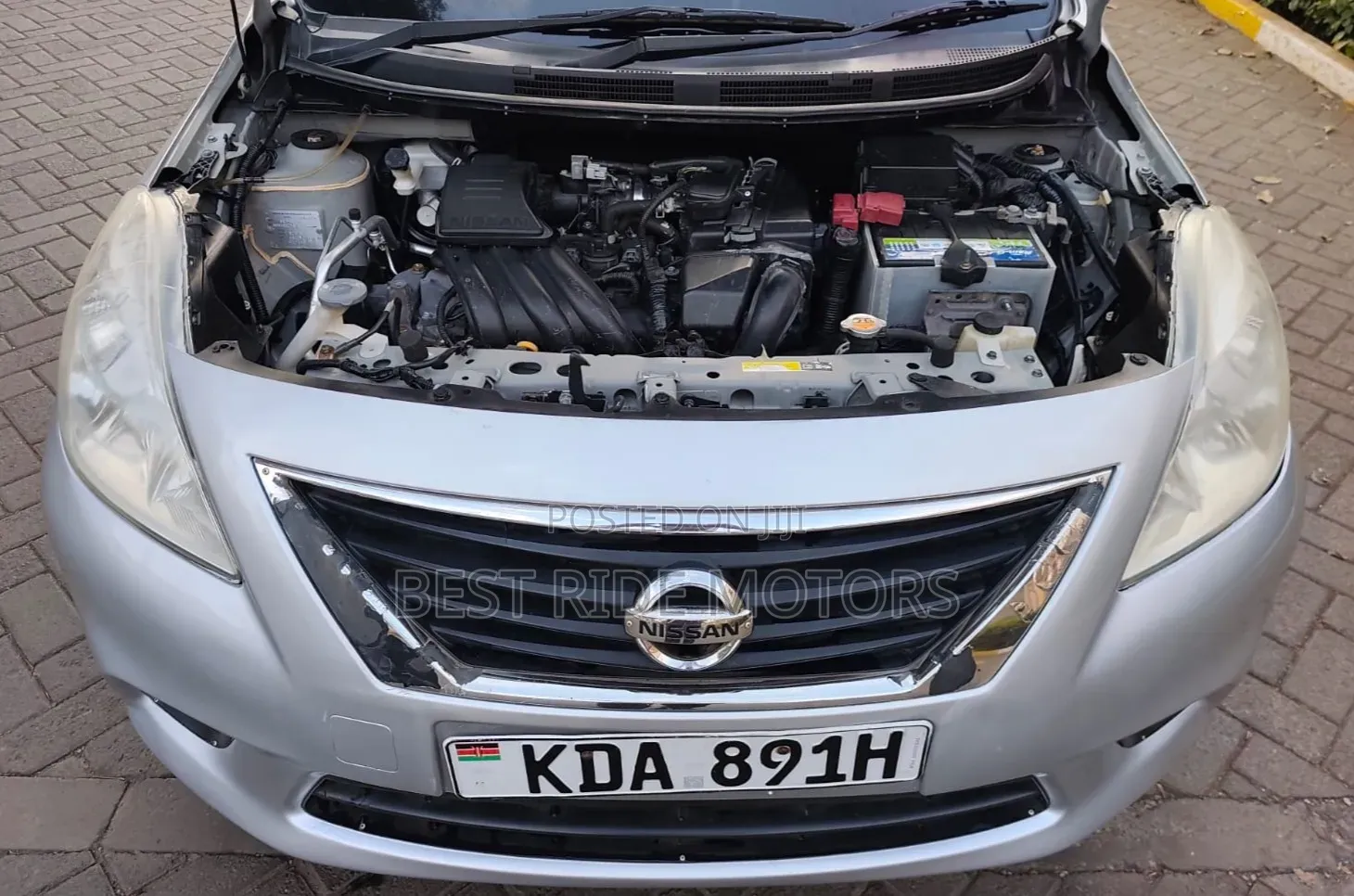 Nissan Tiida 2013 Silver