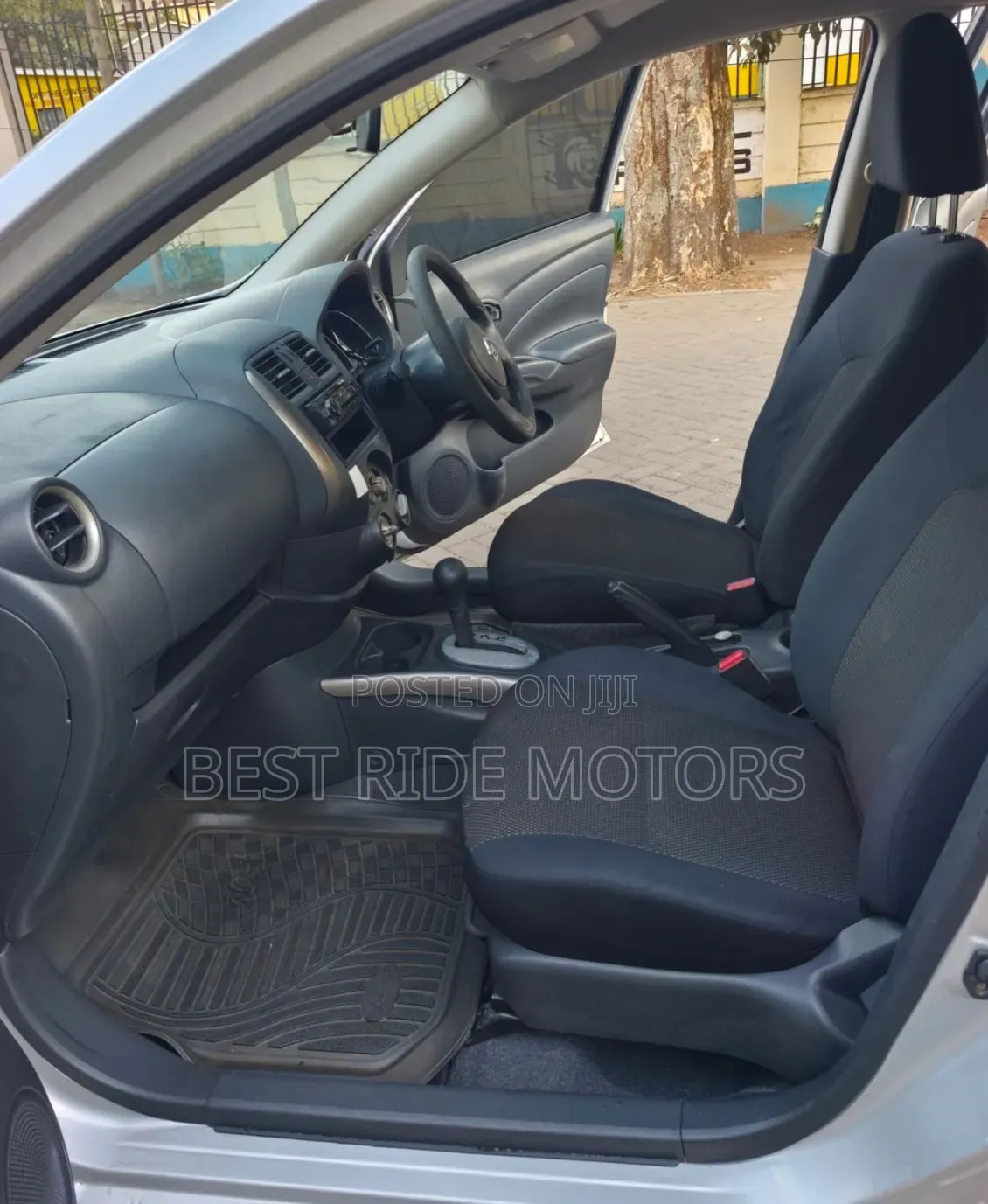 Nissan Tiida 2013 Silver