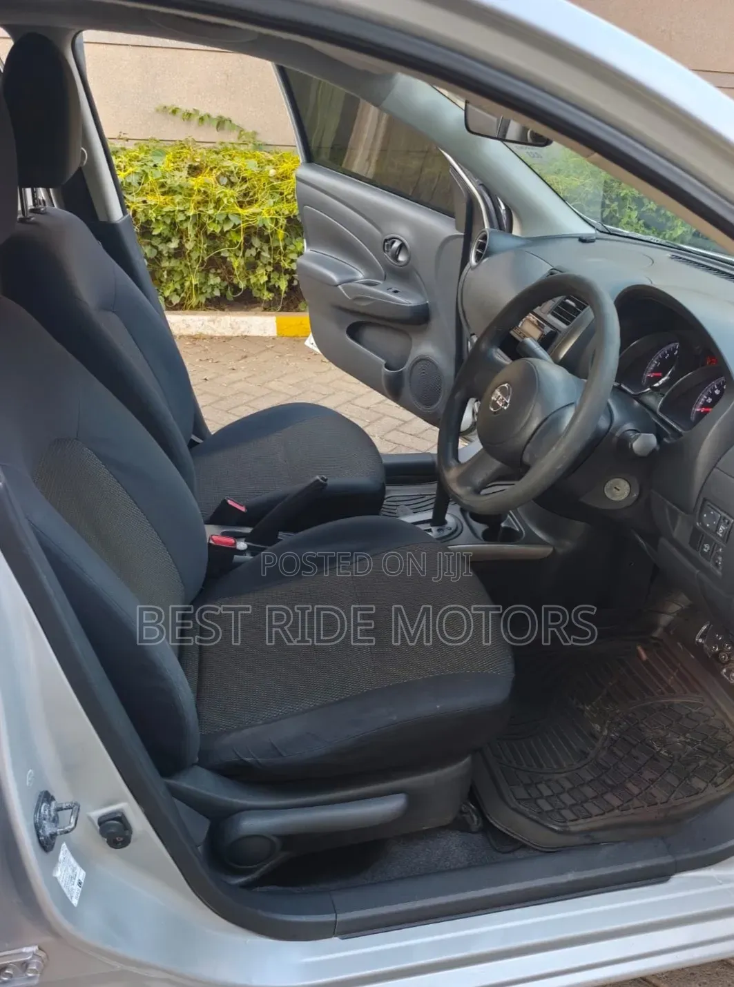 Nissan Tiida 2013 Silver