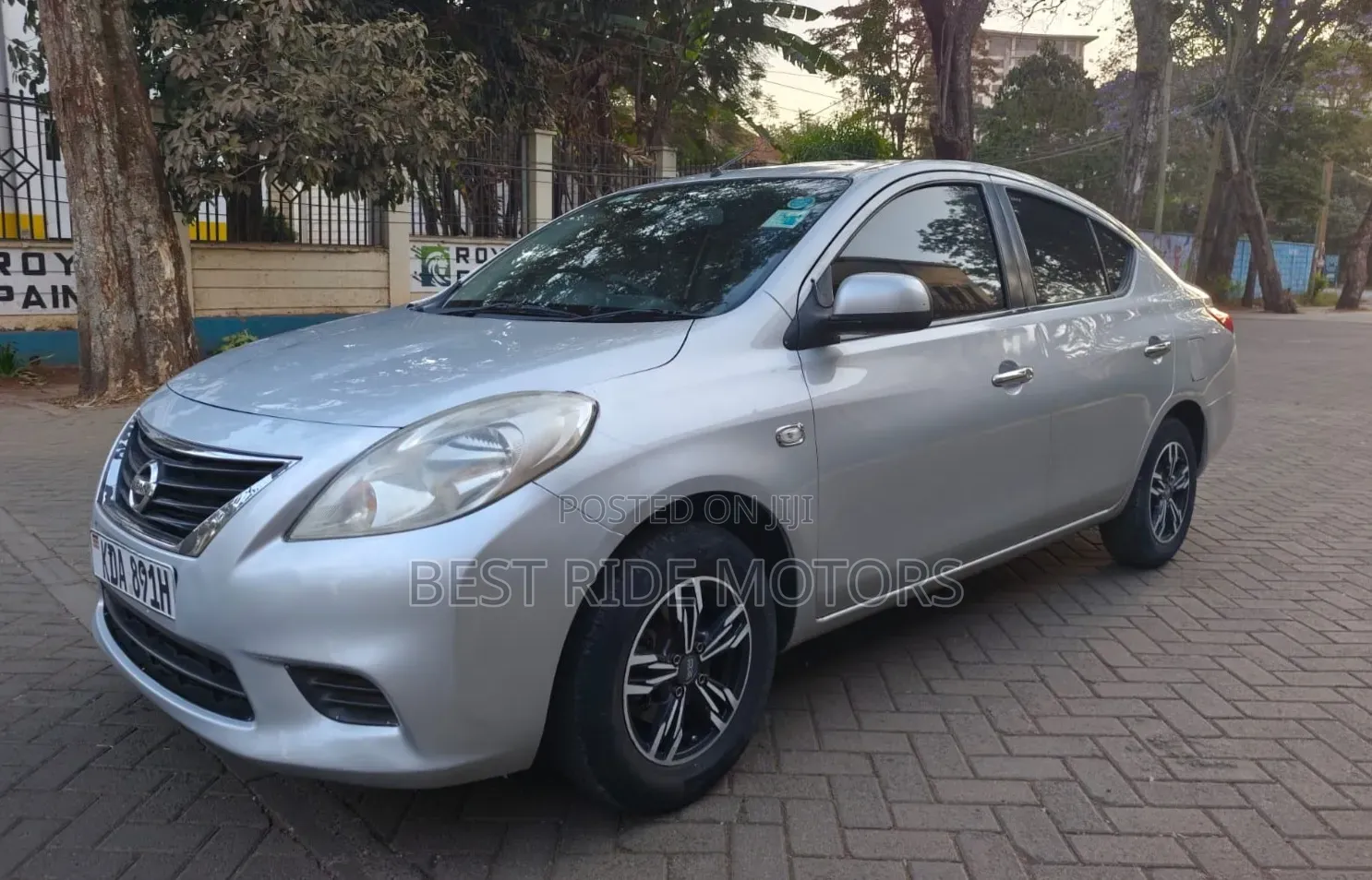 Nissan Tiida 2013 Silver