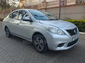Nissan Tiida 2013 Silver