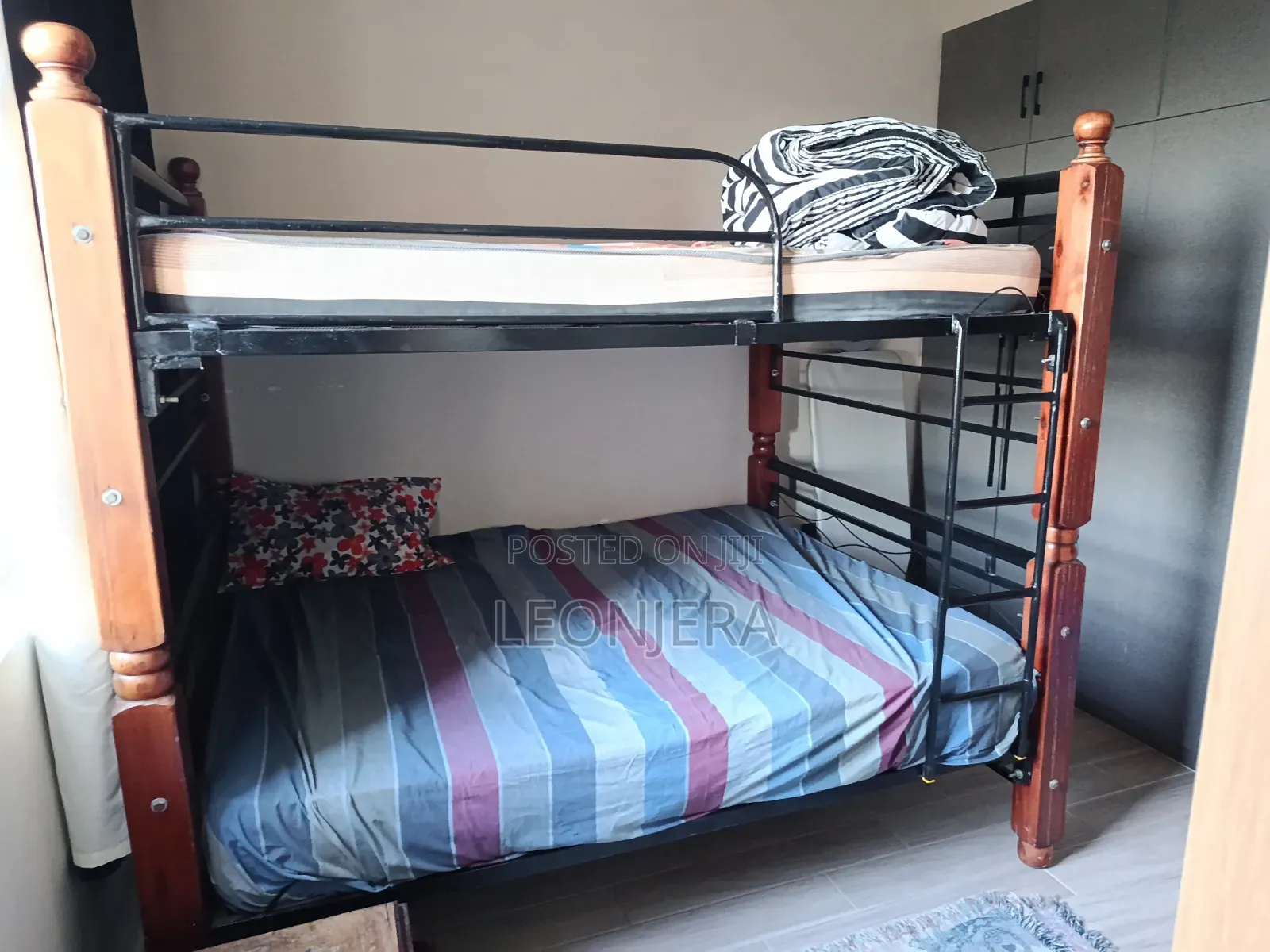 Double Deck Metallic Bed