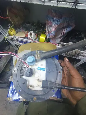 Toyota Vanguard / RAV4 Fuel Pump Assembly (ACA33, ACA38)