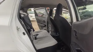 Toyota Vitz 2012 White