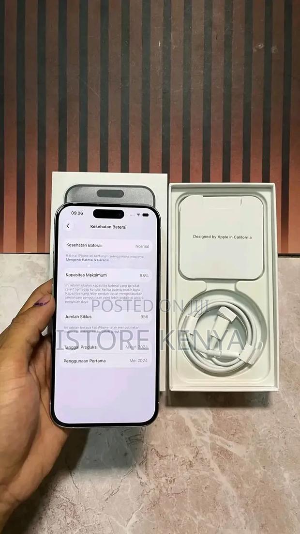 New Apple iPhone 16 Pro Max 256 GB White - main view