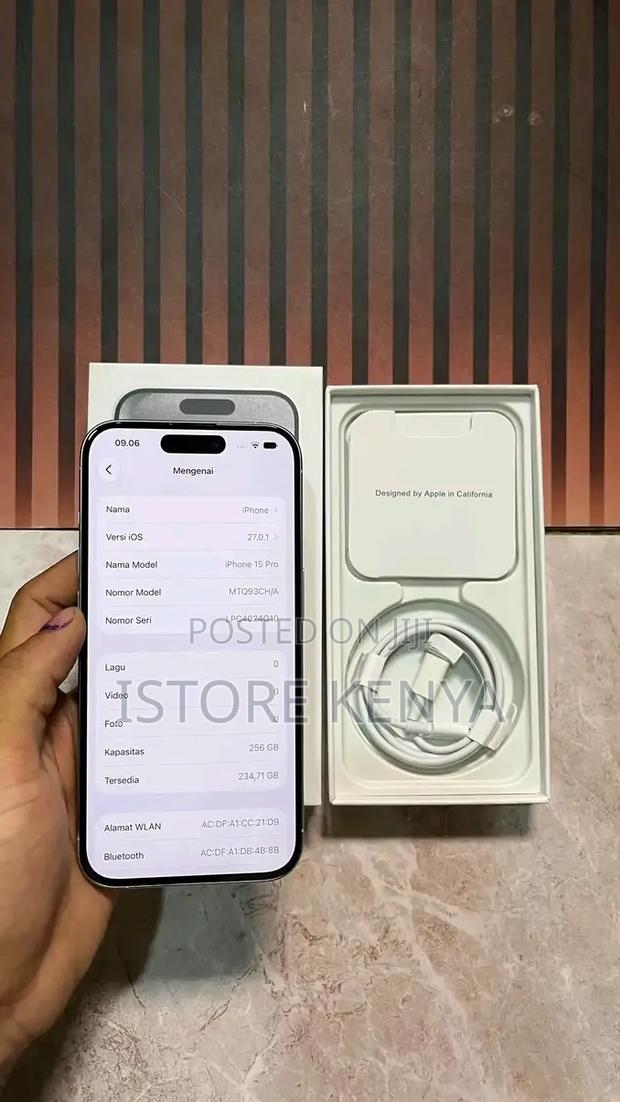 New Apple iPhone 16 Pro Max 256 GB White - thumbnail 2
