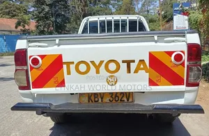 Toyota Hilux 2014 Off white