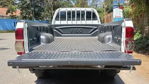 Toyota Hilux 2014 Off white