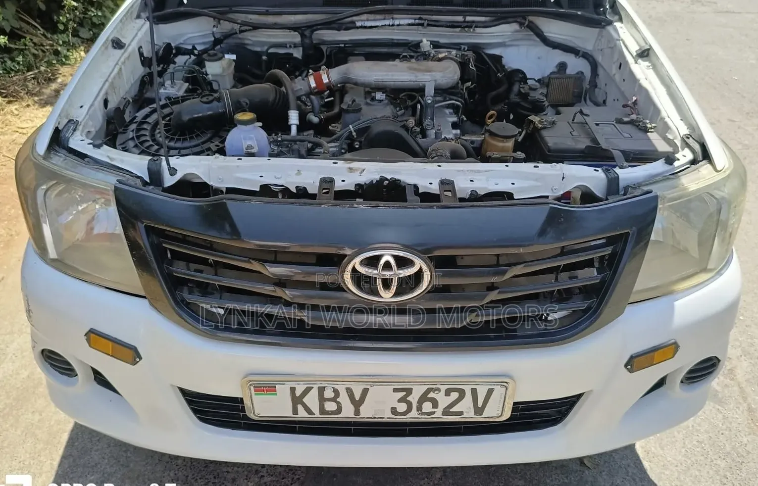 Toyota Hilux 2014 Off white