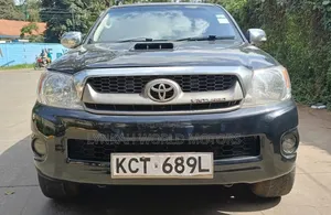 Toyota Hilux 2012 Black