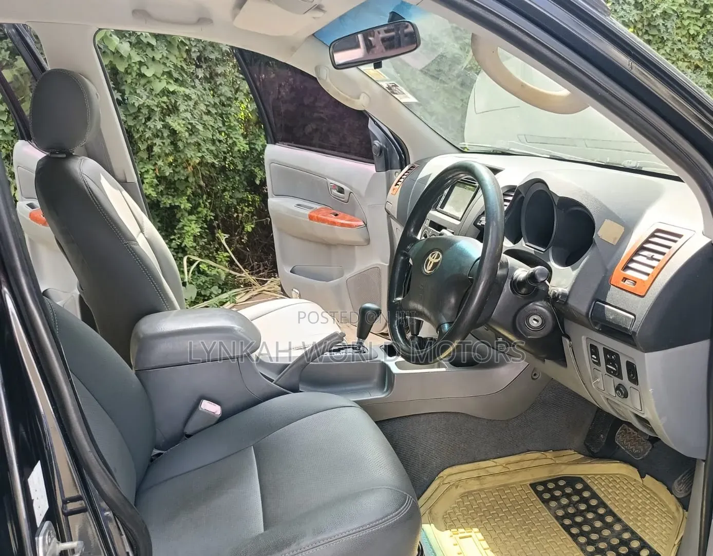 Toyota Hilux 2012 Black