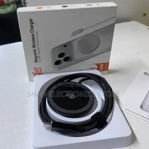 Q12 Wireless Phone Charging Pad With Magnetic Attachment