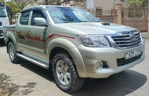 Toyota Hilux 2010 Silver