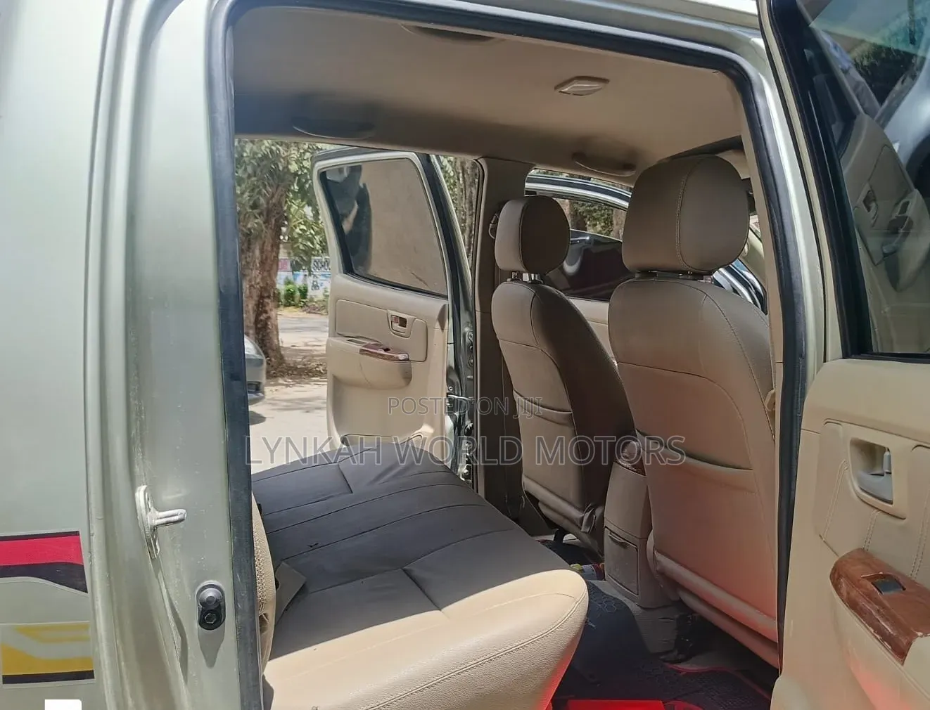 Toyota Hilux 2010 Silver