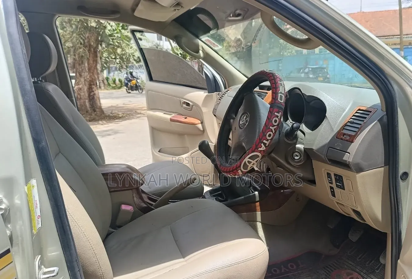 Toyota Hilux 2010 Silver